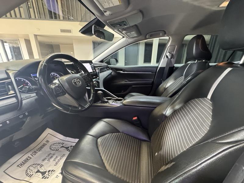 Toyota Camry SE 2022