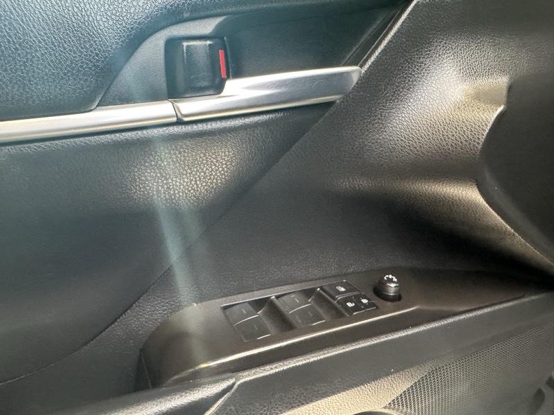Toyota Camry SE 2022