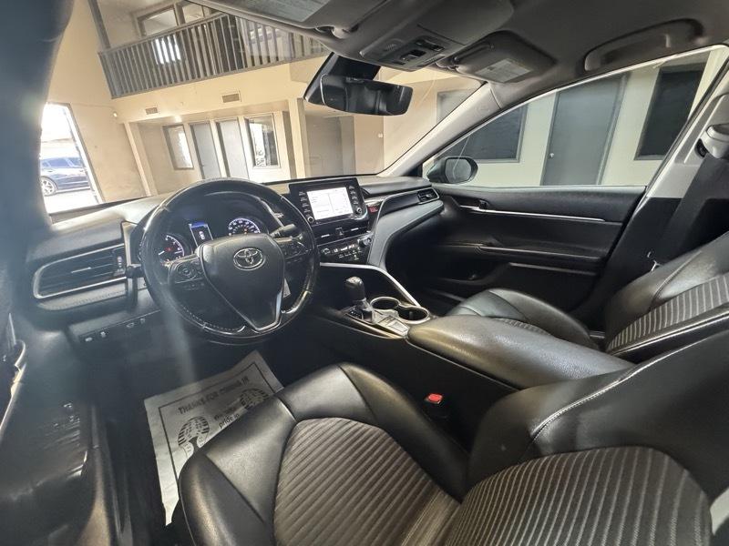 Toyota Camry SE 2022