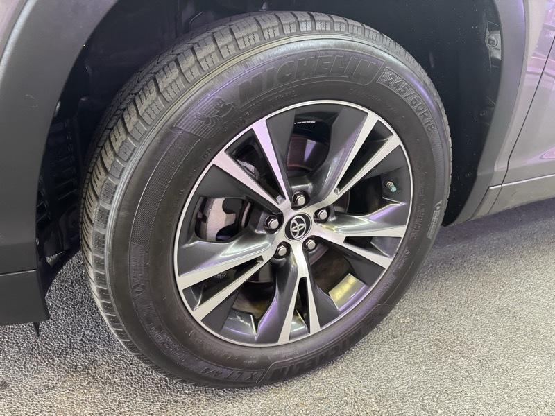 Toyota Highlander LE Plus FWD V6 2018