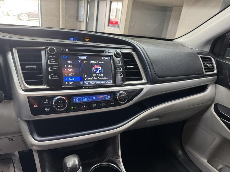Toyota Highlander LE Plus FWD V6 2018