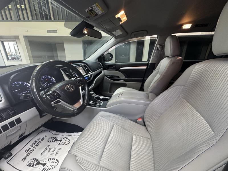 Toyota Highlander LE Plus FWD V6 2018