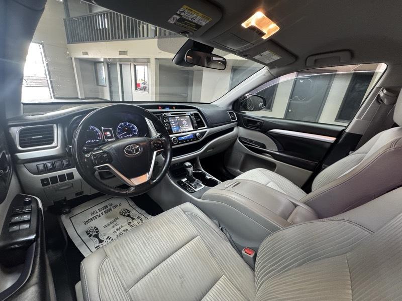 Toyota Highlander LE Plus FWD V6 2018
