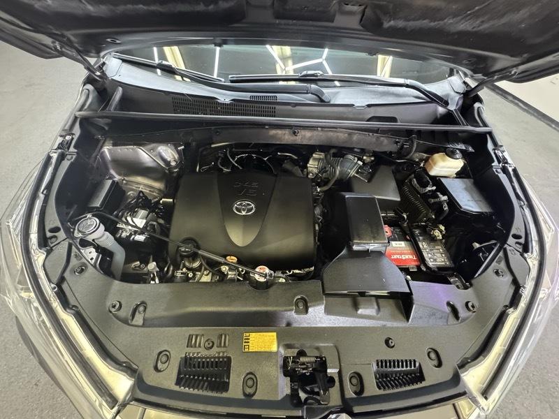 Toyota Highlander LE Plus FWD V6 2018