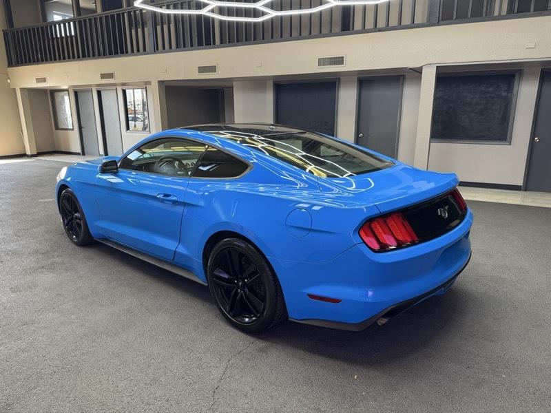 Ford Mustang EcoBoost Coupe 2017