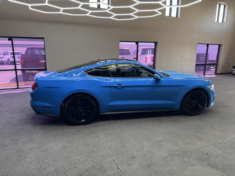 Ford Mustang EcoBoost Coupe 2017