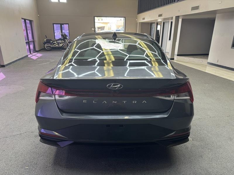 Hyundai Elantra SEL 2021