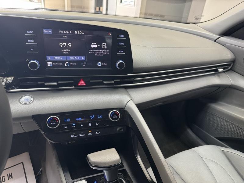 Hyundai Elantra SEL 2021