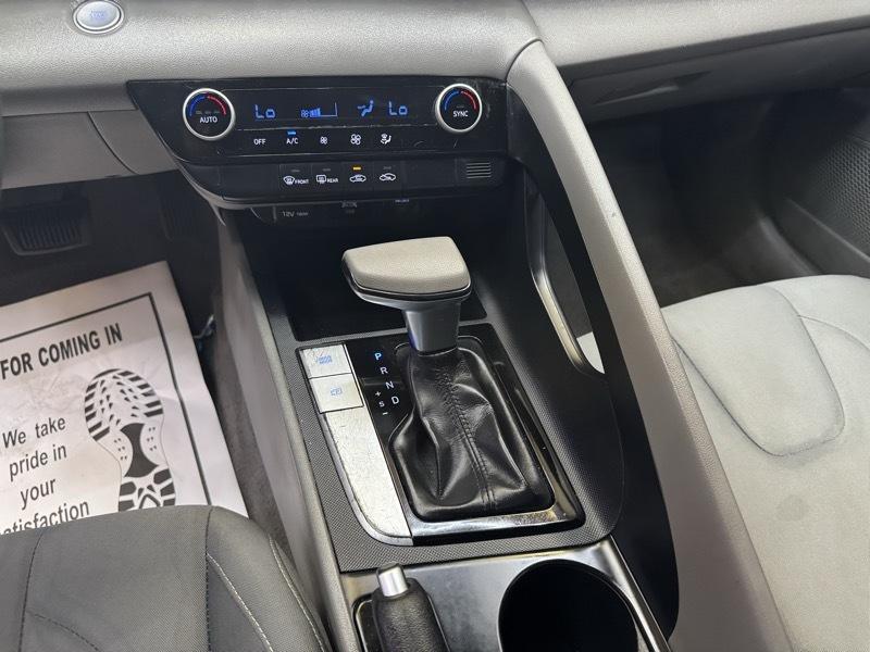 Hyundai Elantra SEL 2021