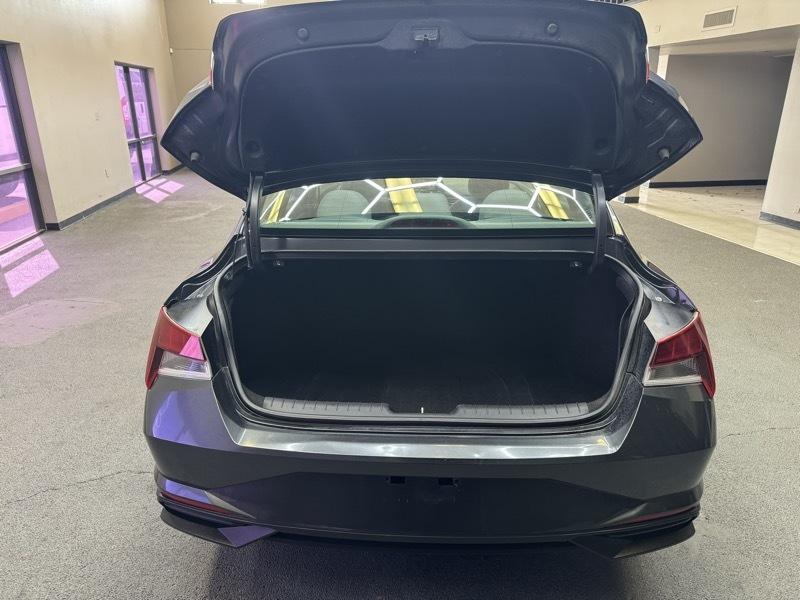 Hyundai Elantra SEL 2021