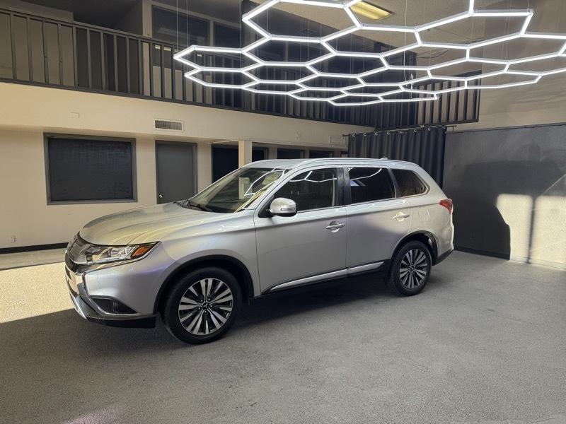 Mitsubishi Outlander SE 2WD 2020