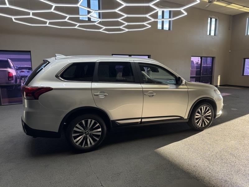 Mitsubishi Outlander SE 2WD 2020