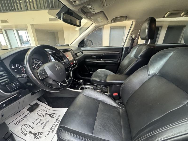 Mitsubishi Outlander SE 2WD 2020