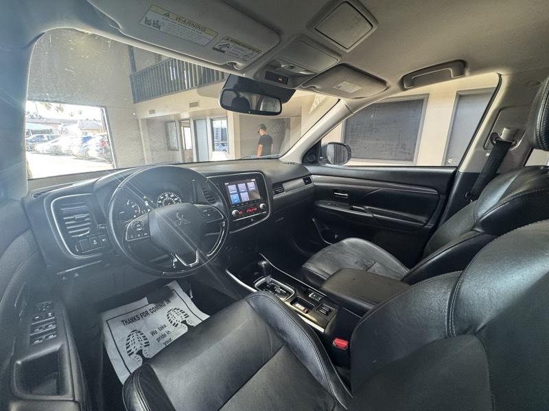Mitsubishi Outlander SE 2WD 2020