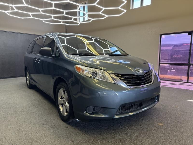 Toyota Sienna LE FWD 8-Passenger V6 2014