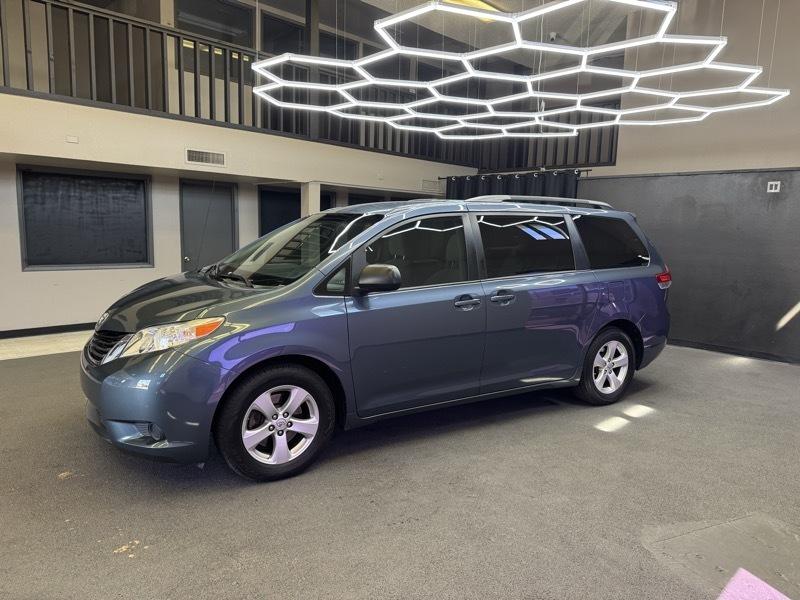 Toyota Sienna LE FWD 8-Passenger V6 2014