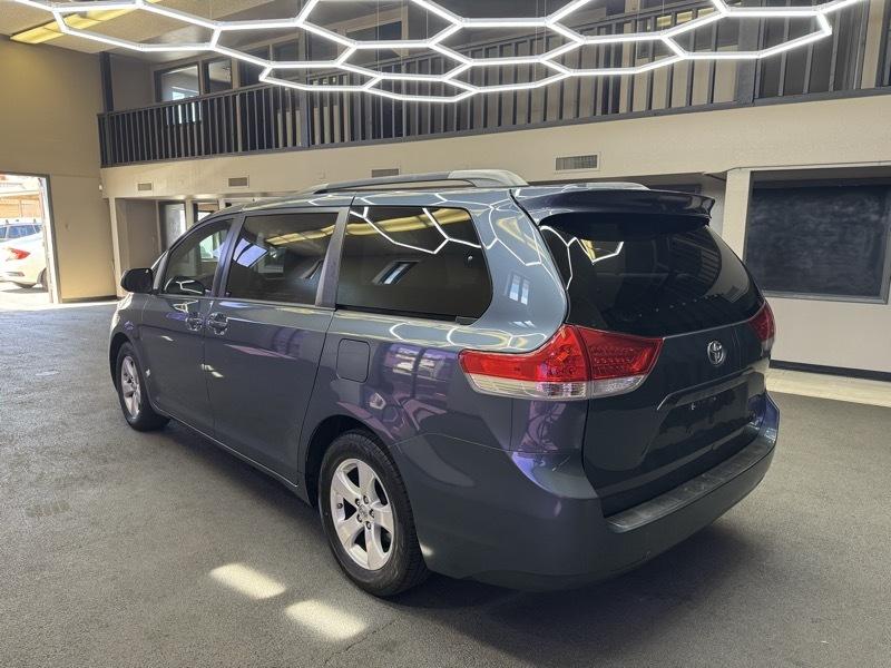 Toyota Sienna LE FWD 8-Passenger V6 2014