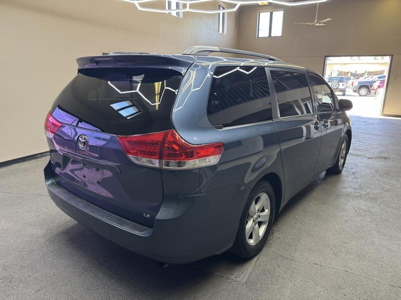 Toyota Sienna LE FWD 8-Passenger V6 2014