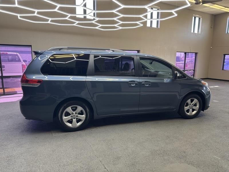 Toyota Sienna LE FWD 8-Passenger V6 2014