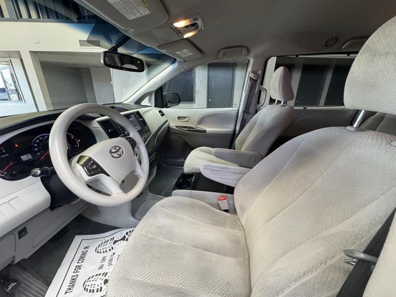Toyota Sienna LE FWD 8-Passenger V6 2014