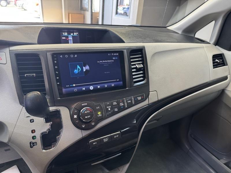 Toyota Sienna LE FWD 8-Passenger V6 2014
