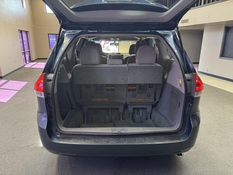 Toyota Sienna LE FWD 8-Passenger V6 2014