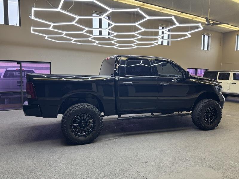 RAM 1500 Express 4x2 Crew Cab 5'7" Box 2015