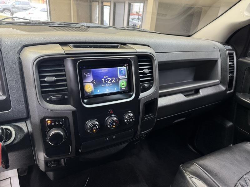 RAM 1500 Express 4x2 Crew Cab 5'7" Box 2015