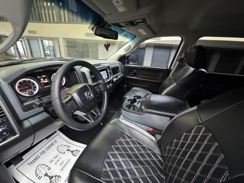 RAM 1500 Express 4x2 Crew Cab 5'7" Box 2015