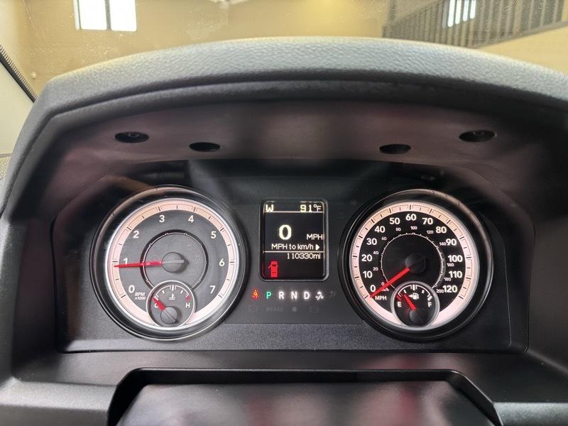 RAM 1500 Express 4x2 Crew Cab 5'7" Box 2015