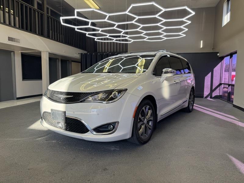 Chrysler Pacifica Limited 2017