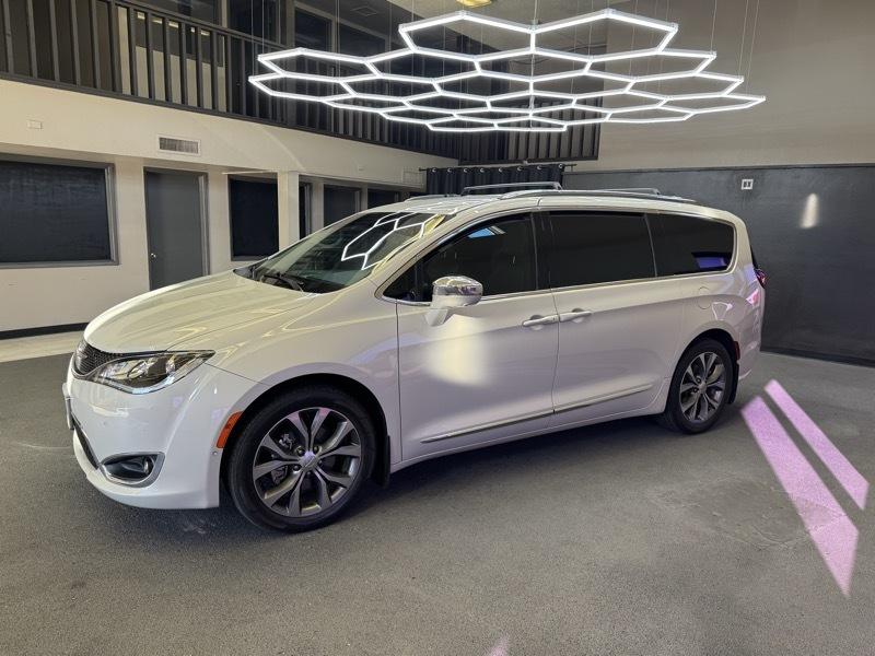 Chrysler Pacifica Limited 2017