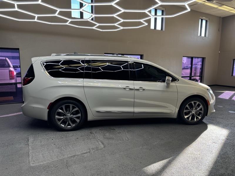 Chrysler Pacifica Limited 2017