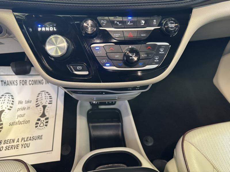 Chrysler Pacifica Limited 2017