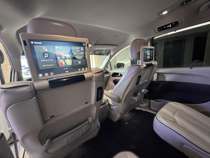Chrysler Pacifica Limited 2017