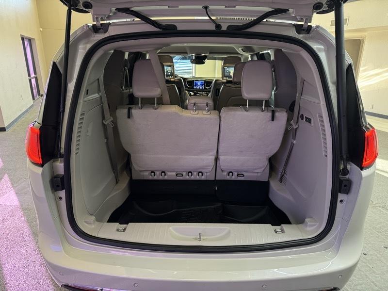 Chrysler Pacifica Limited 2017