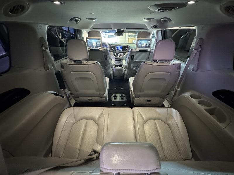 Chrysler Pacifica Limited 2017
