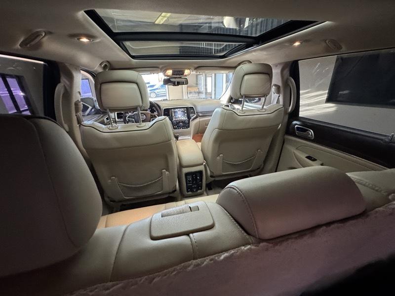 Jeep Grand Cherokee Overland 2WD 2016