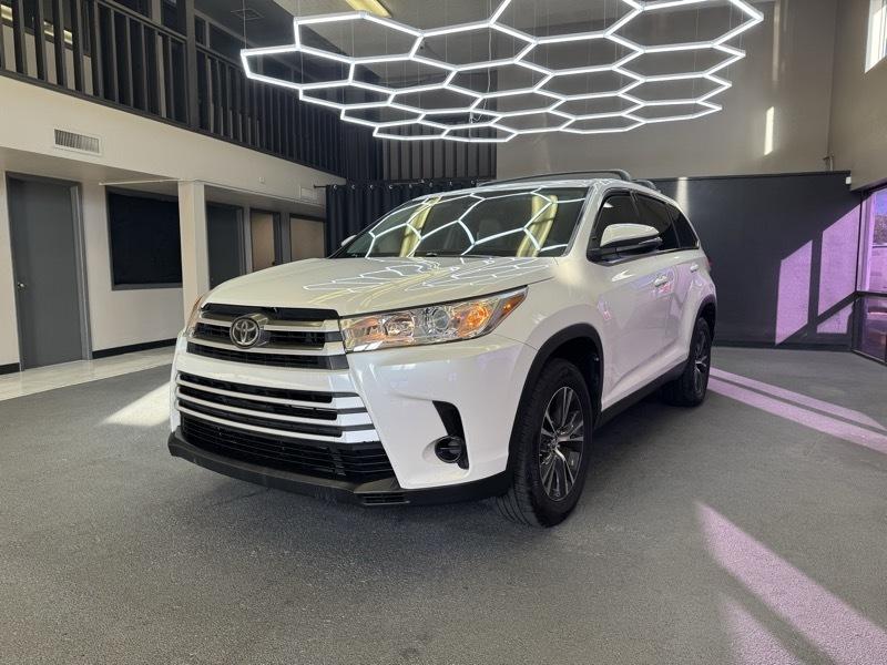 Toyota Highlander LE FWD V6 2019