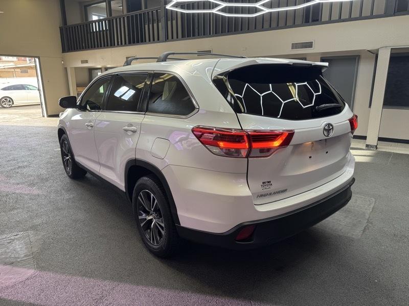Toyota Highlander LE FWD V6 2019