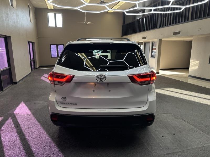 Toyota Highlander LE FWD V6 2019