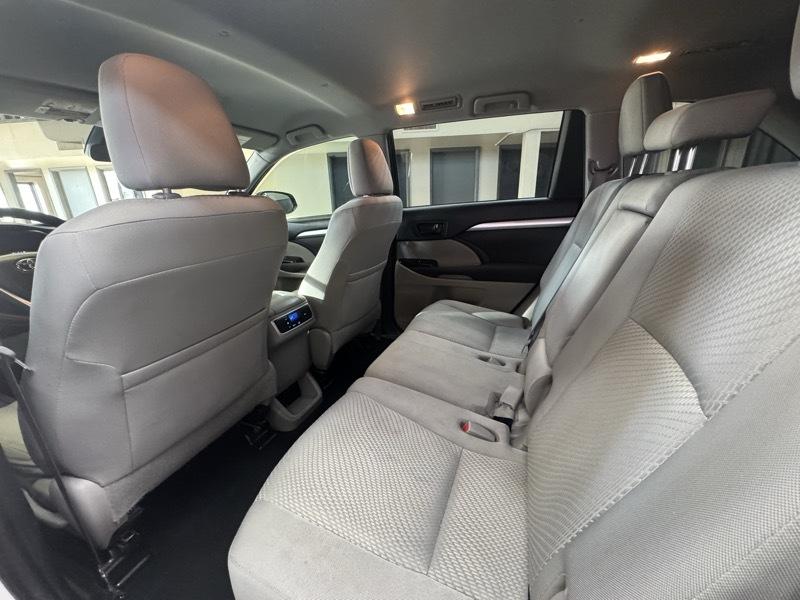 Toyota Highlander LE FWD V6 2019