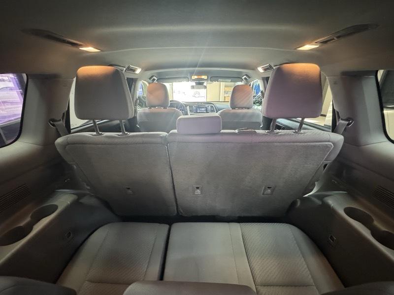 Toyota Highlander LE FWD V6 2019