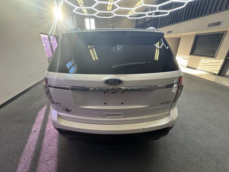 Ford Explorer XLT FWD 2012