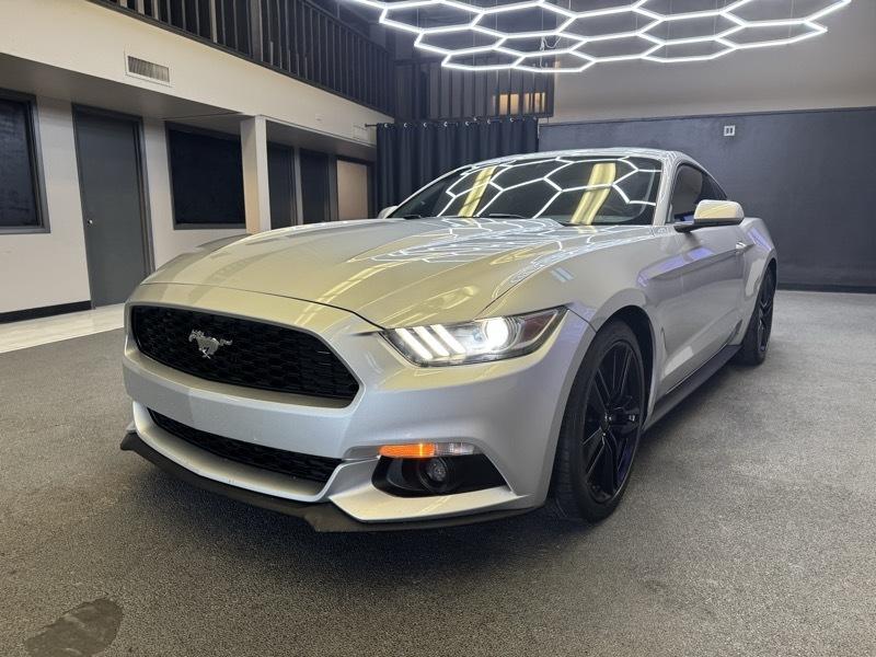 Ford Mustang EcoBoost Coupe 2016