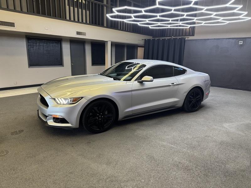 Ford Mustang EcoBoost Coupe 2016