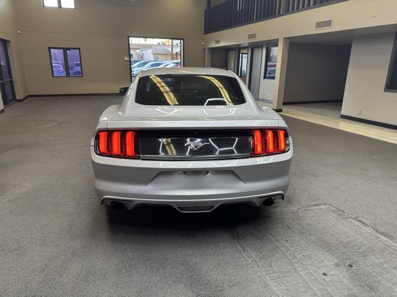 Ford Mustang EcoBoost Coupe 2016