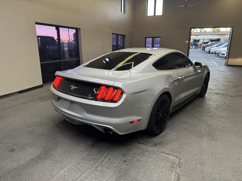 Ford Mustang EcoBoost Coupe 2016