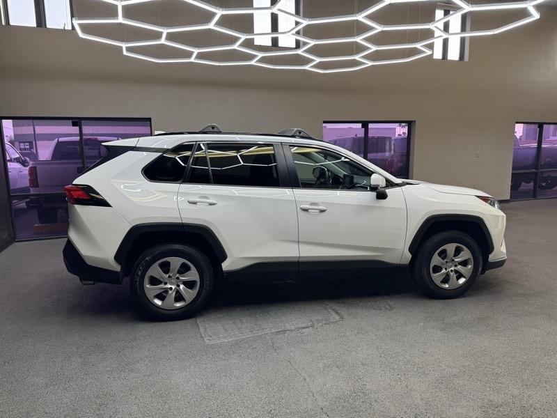 Toyota RAV4 LE 2020