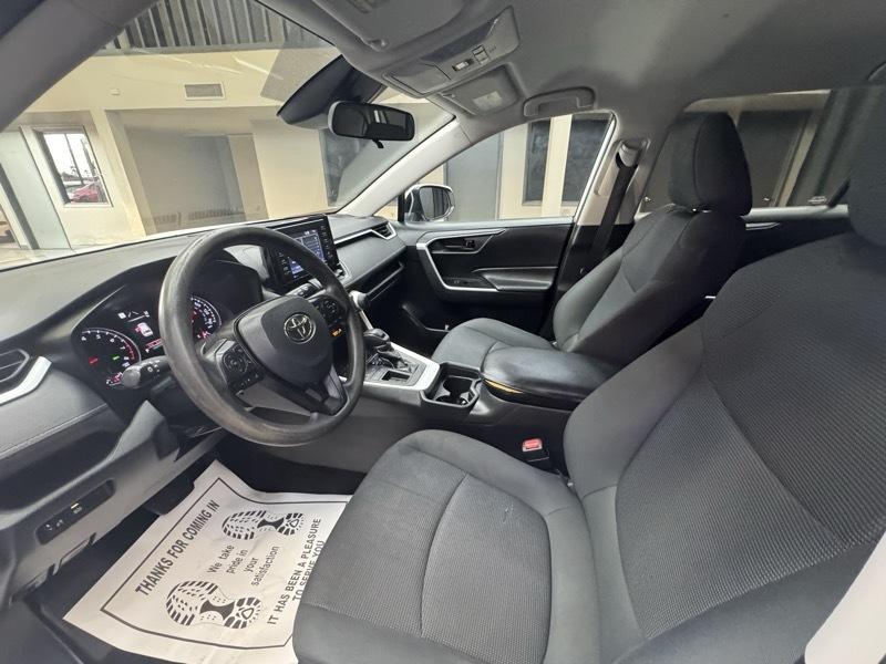Toyota RAV4 LE 2020